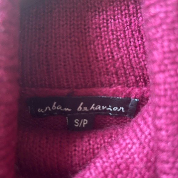 3/$25 Urban behavior, small raspberry, short sleeve loose turtleneck sweater - Picture 2 of 3